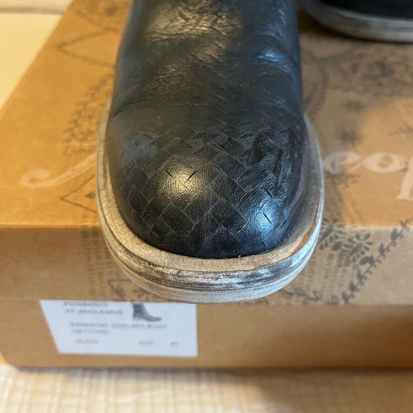 Free People Essential Chelsea Boot size 40 - Picture 9 of 16